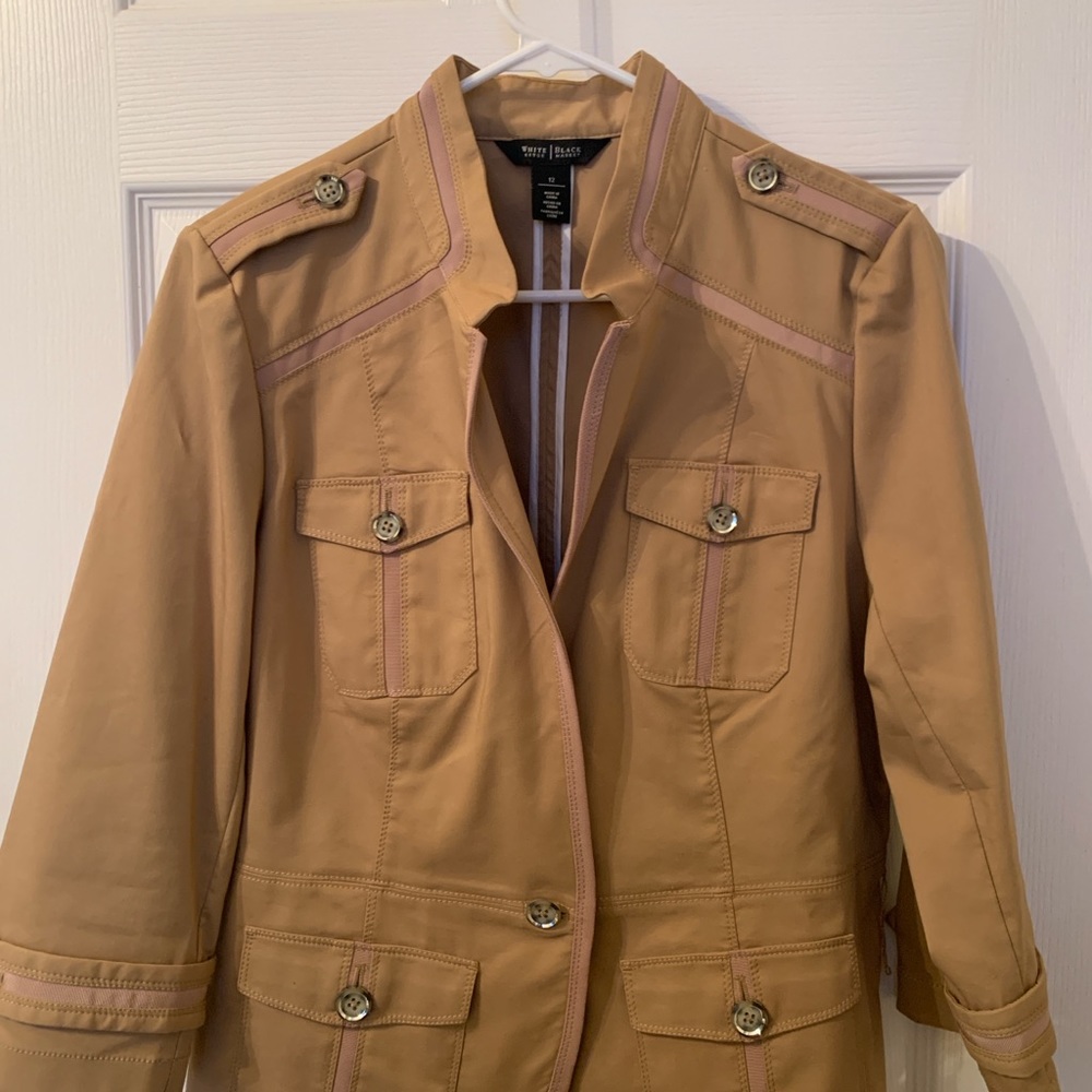 White House Black Market
Beige jacket with belt